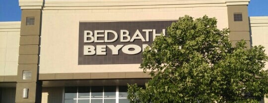 Bed Bath & Beyond is one of Orte, die Enrique gefallen.