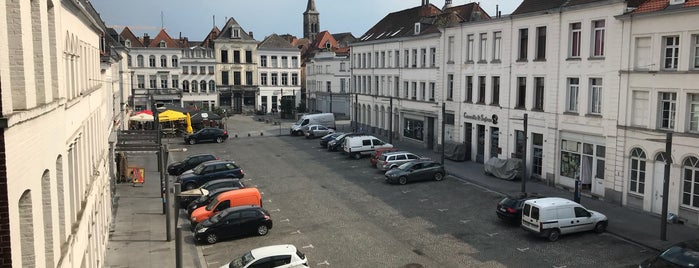 Place Saint-Pierre is one of Tournai.