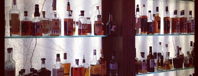 Whiskey Bar is one of Lugares favoritos de Tyler.