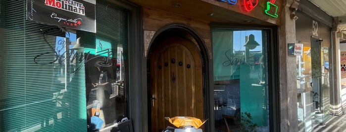 Sam Café is one of كافه هاي تهران.
