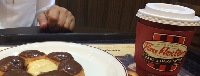 Tim Hortons is one of Adelさんのお気に入りスポット.