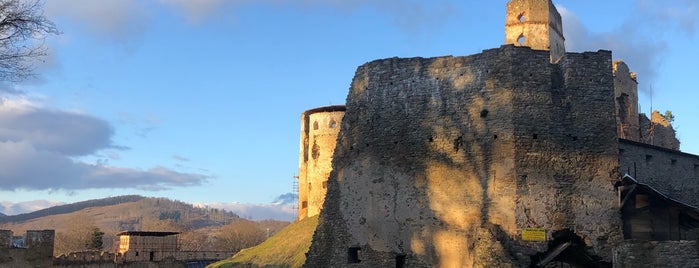 Zborovský hrad is one of Hrady a zámky.