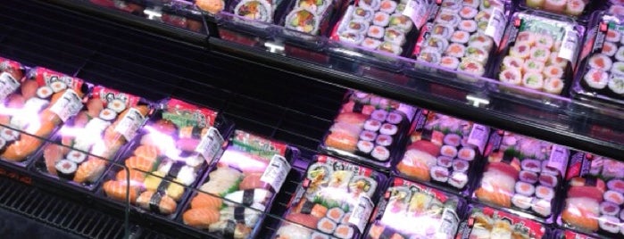Sushi Daily is one of Atif : понравившиеся места.