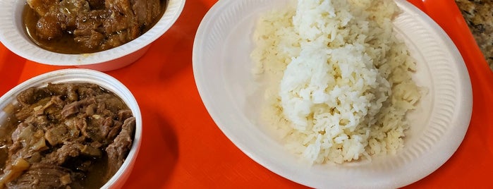 Fiesta Filipina Cuisine is one of Lizzie: сохраненные места.