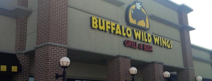 Buffalo Wild Wings is one of Orte, die Richard gefallen.