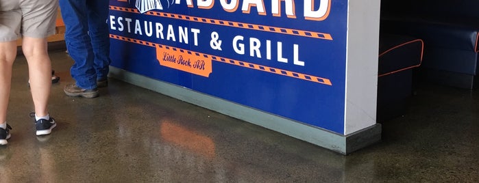 All Aboard Restaurant & Grill is one of Lugares favoritos de Cyndi.