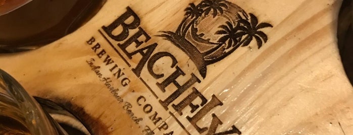BeachFly Brewing Company is one of Tempat yang Disukai Ken.