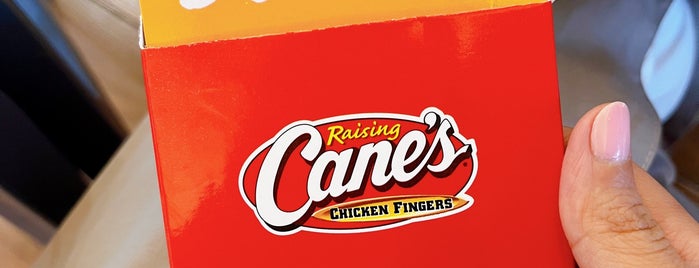 Raising Cane's is one of สถานที่ที่ LAT ถูกใจ.