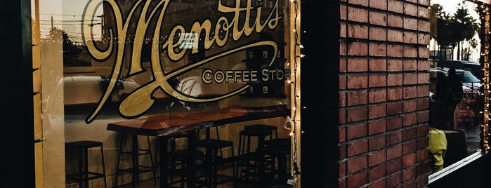 Menotti's Coffee Stop is one of Orte, die Marianna gefallen.