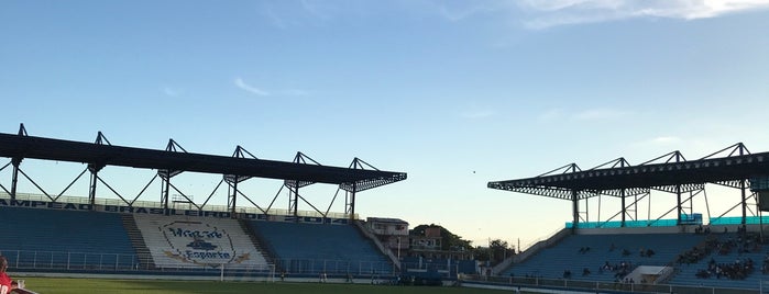 Estádio Cláudio Moacyr de Azevedo is one of Locais que já visitei.