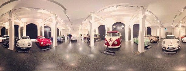Automuseum PROTOTYP is one of Lieux sauvegardés par Anja.