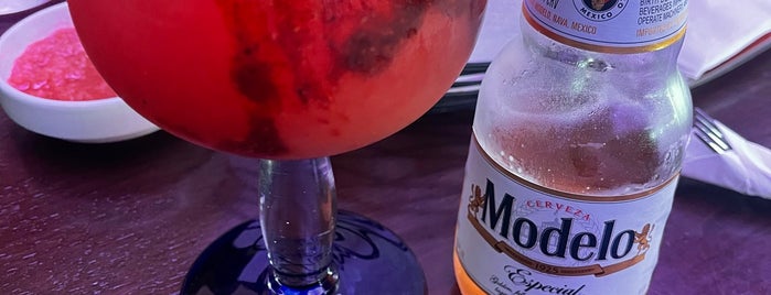 Los Compadres Mexican Restaurant & Sports Bar is one of Places to check.