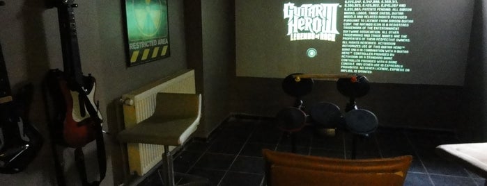 Fairplay Playstation-Guitar Hero Cafe Bakırköy is one of Guitar hero.