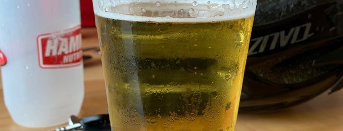Boulder Beer Bar is one of Tempat yang Disukai Sharon.