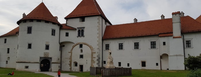 Gradski muzej Varaždin (Varaždin city museum) is one of Locais curtidos por Dan.