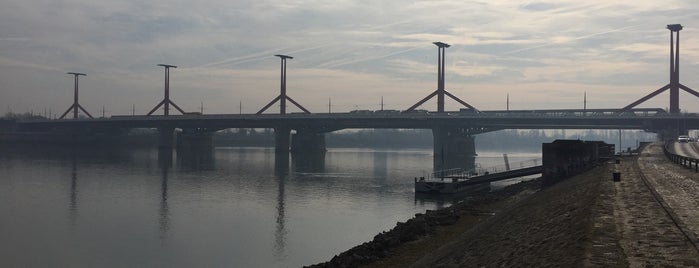 Lágymányosi híd, budai hídfő is one of Budapest.