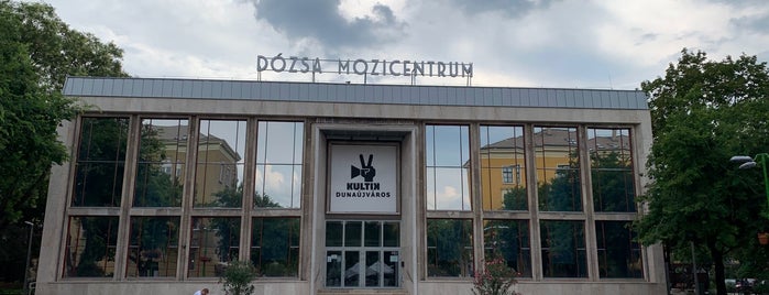 Dózsa Mozi Megálló is one of D.