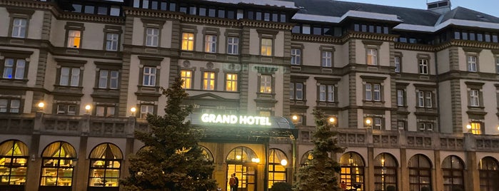 Danubius Grand Hotel Margitsziget is one of Orte, die Stefan gefallen.