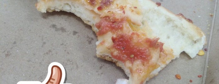 Little Caesars Pizza is one of Tempat yang Disukai Ana.