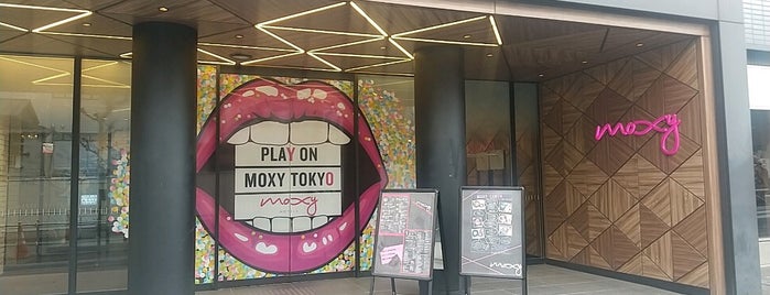 Moxy Bar & Lounge is one of Locais curtidos por Marcelo.