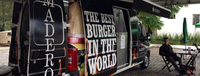 Madero Burger Truck is one of Posti che sono piaciuti a Nicole.