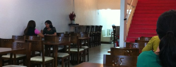 Damasco Restaurante is one of Tempat yang Disukai Luciana.