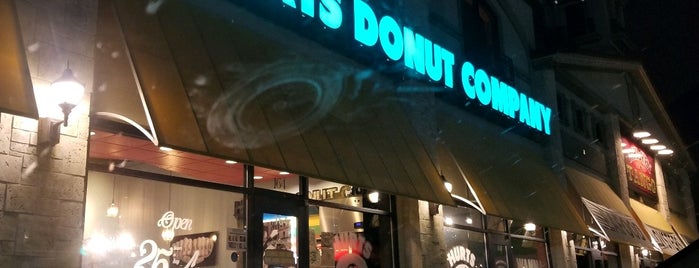 Hurts Donut Company is one of Lauraさんのお気に入りスポット.