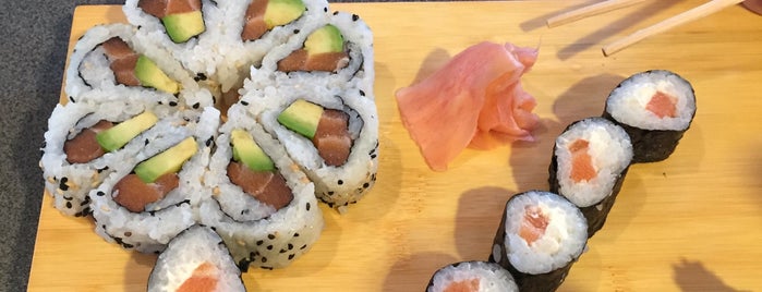 Sumo Sushi is one of Locais curtidos por Can.