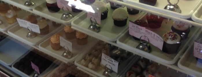 Sweet Avenue Bake Shop is one of Posti salvati di Lily.