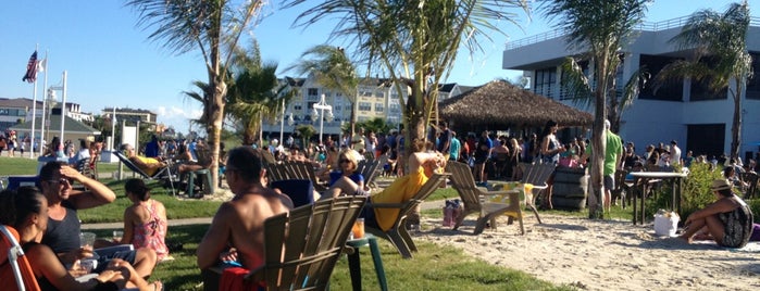 Ocean Place Resort Tiki Bar is one of Lugares guardados de D.