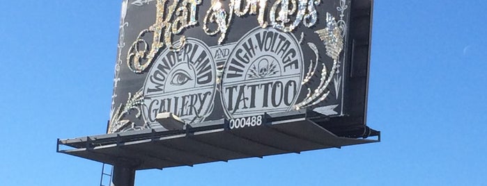 LA Ink Tattoo&Art Gallery is one of สถานที่ที่บันทึกไว้ของ Itzel.