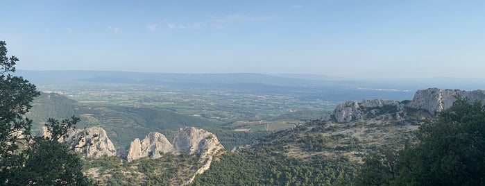 Dentelles De Montmirail is one of Go Provence.