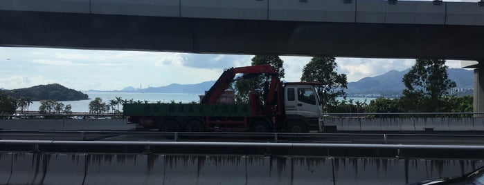 欣澳道露天停車場 is one of Locais curtidos por Wendy.