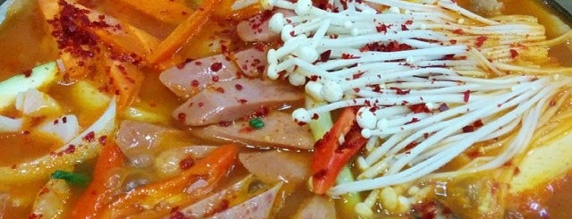 新東大門韓國料理 is one of Kyo 님이 좋아한 장소.