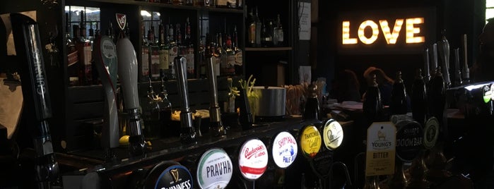 The Railway Tavern is one of pavell london.