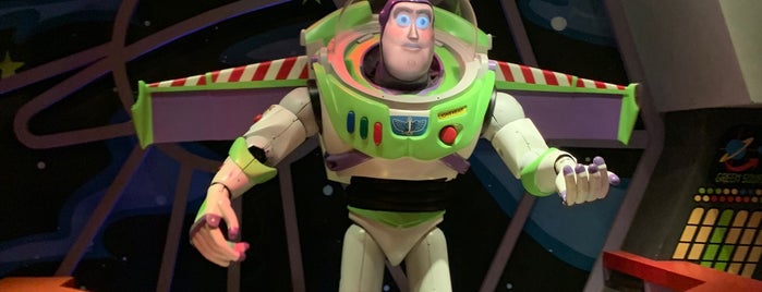 Buzz Lightyear's Space Ranger Spin is one of Carlos'un Beğendiği Mekanlar.