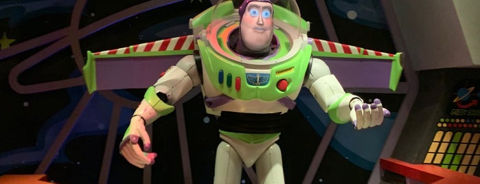 Buzz Lightyear's Space Ranger Spin is one of Carlos 님이 좋아한 장소.