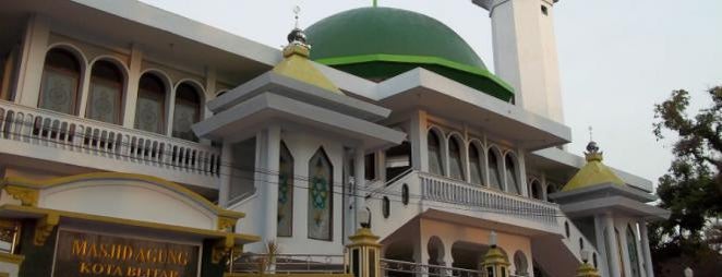 Masjid Agung Kota Blitar is one of Religious Place.