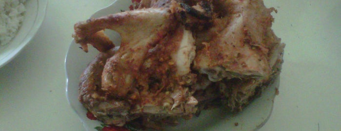 Ayam Panggang Bangi is one of Kuliner di Kediri.