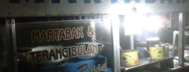 Martabak Jl.Stasiun Kediri is one of Kuliner di Kediri.