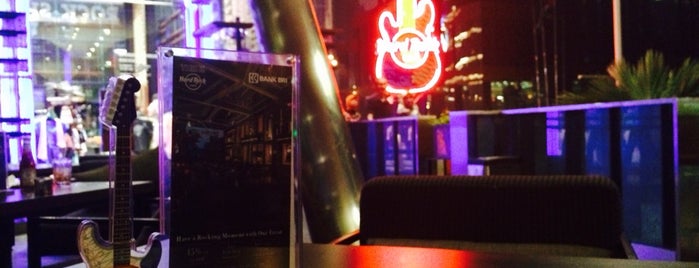Hard Rock Cafe Jakarta is one of Safiraさんの保存済みスポット.