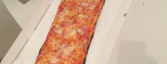 Millimetri di Pizza is one of Lugares favoritos de Marie.