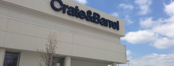 Crate & Barrel is one of Orte, die Justin gefallen.