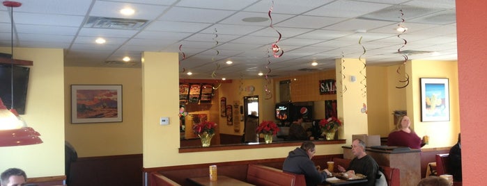 Taco John's is one of สถานที่ที่ Dean ถูกใจ.