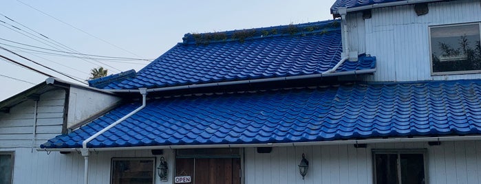 Blue Roof is one of Lieux qui ont plu à ヤン.