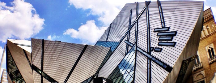 Royal Ontario Museum is one of Toronto: Favorite outdoors, chill & art places!.