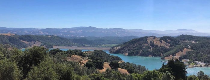 Lake Sonoma is one of Viajes.