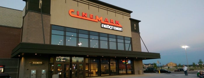 Cinemark is one of Lieux qui ont plu à Timothy.