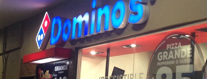 Domino's Pizza Plateros is one of Tempat yang Disukai Vene.