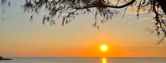 Nightcliff Foreshore is one of Go back to explore: Darwin.